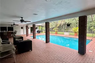 8800 SW 151st St, Palmetto Bay, FL 33176 - Photo 7