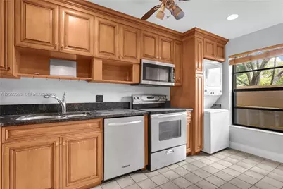 1440 NW 97th Ter #282, Pembroke Pines, FL 33024 - Photo 5
