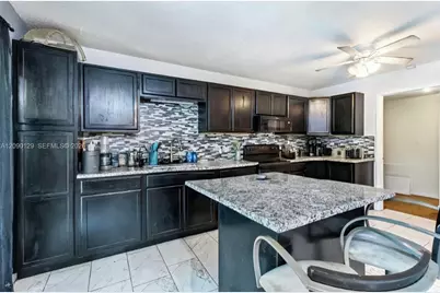 281 SW 83rd Ave, North Lauderdale, FL 33068 - Photo 11