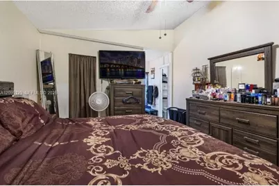 281 SW 83rd Ave, North Lauderdale, FL 33068 - Photo 15