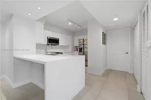 1155 Brickell Bay Dr, Miami, FL 33131 - Photo 3
