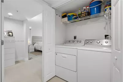 1155 Brickell Bay Dr #704, Miami, FL 33131 - Photo 15