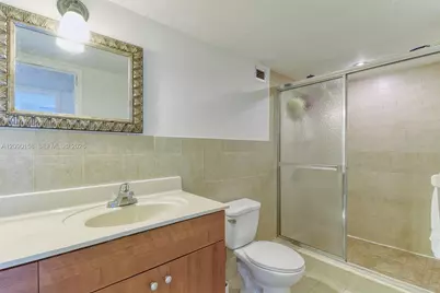 800 W Parkview Dr #311, Hallandale Beach, FL 33009 - Photo 9