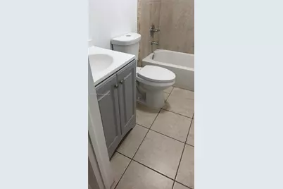28 SW 8th St #2, Hallandale Beach, FL 33009 - Photo 5