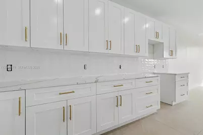 2960 NW 24th Ave, Oakland Park, FL 33311 - Photo 13