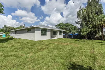2960 NW 24th Ave, Oakland Park, FL 33311 - Photo 3