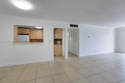 8107 SW 72nd Ave #302E, Miami, FL 33143 - Photo 3