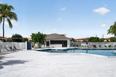 8075 NW 7th St #503, Miami, FL 33126 - Photo 35