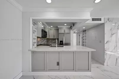 8075 NW 7th St #503, Miami, FL 33126 - Photo 3