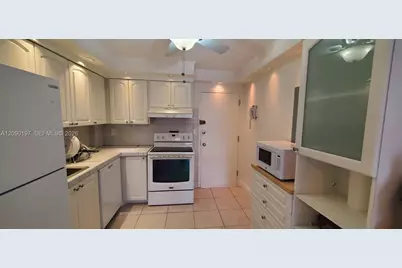17800 Atlantic Blvd #307, Sunny Isles Beach, FL 33160 - Photo 7