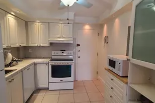 17800 Atlantic Blvd, Sunny Isles Beach, FL 33160 - Photo 7