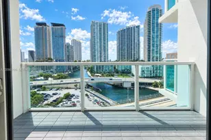 31 SE 5th St, Miami, FL 33131 - Photo 3