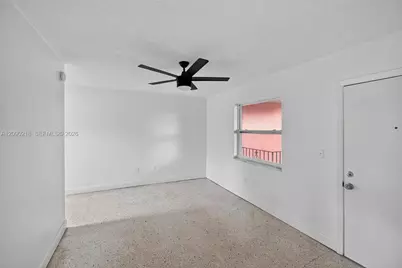 458 SW 9th St #2, Miami, FL 33130 - Photo 5