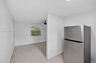 458 SW 9th St, Miami, FL 33130 - Photo 3