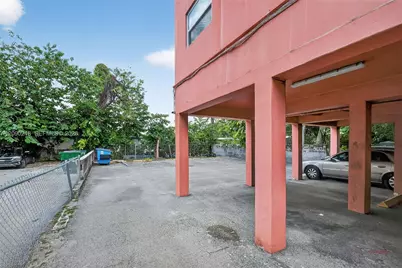 458 SW 9th St #2, Miami, FL 33130 - Photo 15