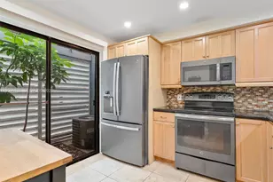 515 NE 38th St, Miami, FL 33137 - Photo 7