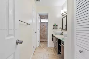 515 NE 38th St, Miami, FL 33137 - Photo 21