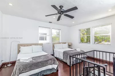 137 NE 47th St, Miami, FL 33137 - Photo 27