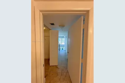 41 SE 5th St #1803, Miami, FL 33131 - Photo 21