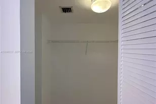 41 SE 5th St, Miami, FL 33131 - Photo 21