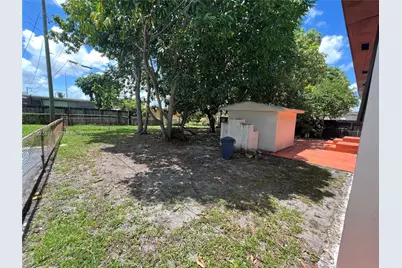 260 W 15th St #0, Hialeah, FL 33010 - Photo 21