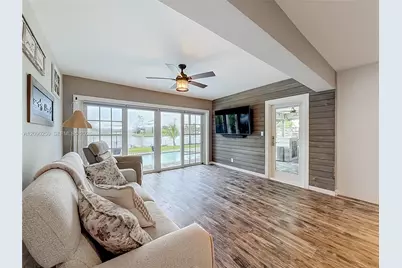 1150 NW 86th Ter, Pembroke Pines, FL 33024 - Photo 25