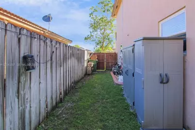 4241 NE 16th St, Homestead, FL 33033 - Photo 27