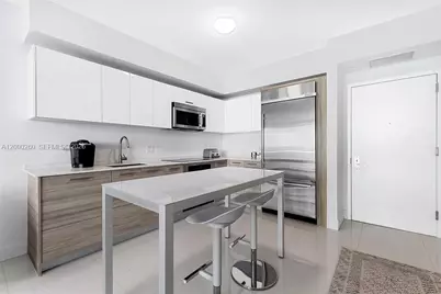 1300 Brickell Bay Dr #1905, Miami, FL 33131 - Photo 3