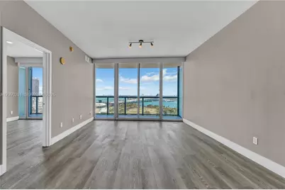 888 Biscayne Blvd #1710, Miami, FL 33132 - Photo 9