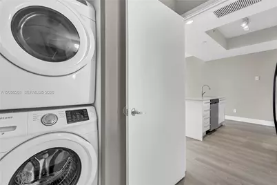 888 Biscayne Blvd #1710, Miami, FL 33132 - Photo 17