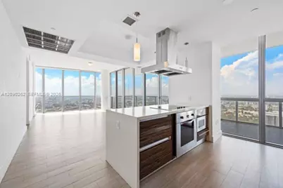 1100 Biscayne Blvd #5205, Miami, FL 33132 - Photo 7