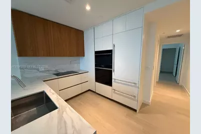 1400 Biscayne Boulevard #1405, Miami, FL 33132 - Photo 11