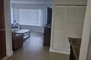 5318 W 4th Ln, Hialeah, FL 33012 - Photo 3