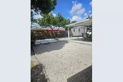 5318 W 4th Ln, Hialeah, FL 33012 - Photo 15