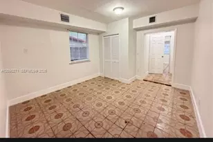 5318 W 4th Ln, Hialeah, FL 33012 - Photo 9