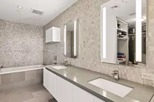 88 SW 7th St, Miami, FL 33130 - Photo 21