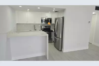 1440 Brickell Bay Dr #909, Miami, FL 33131 - Photo 3