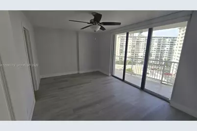 1440 Brickell Bay Dr #909, Miami, FL 33131 - Photo 7