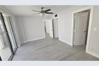 1440 Brickell Bay Dr #909, Miami, FL 33131 - Photo 9