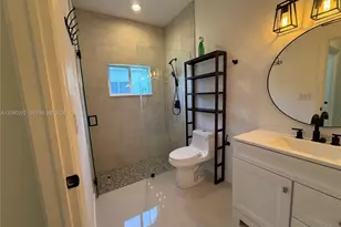 216 NW 9th St, Hallandale Beach, FL 33009 - Photo 11