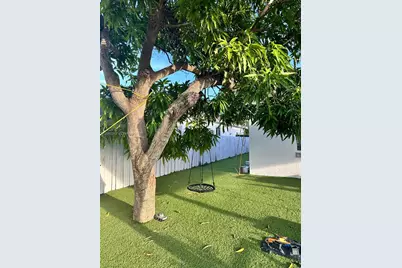 216 NW 9th St, Hallandale Beach, FL 33009 - Photo 13