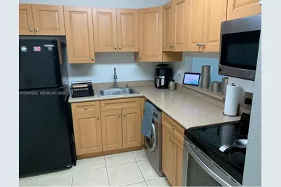 5221 Geneva Way #304, Doral, FL 33166 - Photo 13