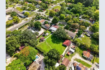 15425 N Miami Ave, Miami, FL 33169 - Photo 1