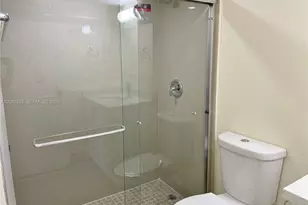 16950 W Dixie Hwy, North Miami Beach, FL 33160 - Photo 11