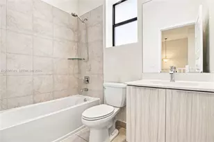 15839 NW 91st Ct, Miami Lakes, FL 33018 - Photo 5