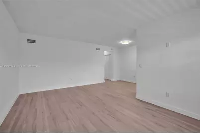 8010 Tatum Waterway Dr #5, Miami Beach, FL 33141 - Photo 11