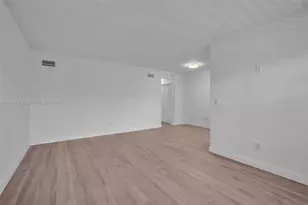 8010 Tatum Waterway Dr, Miami Beach, FL 33141 - Photo 11