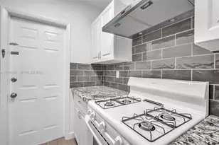 8010 Tatum Waterway Dr, Miami Beach, FL 33141 - Photo 17