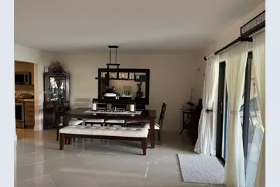 19505 E Lake Dr, Hialeah, FL 33015 - Photo 5