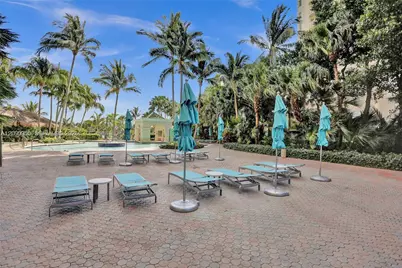 19501 W Country Club Dr #1006, Aventura, FL 33180 - Photo 35